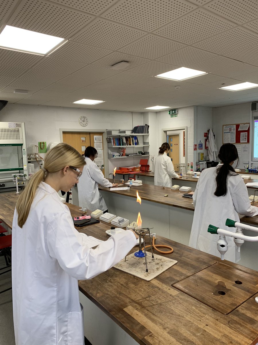 QAS_STEM's tweet photo. L6 Chemists are learning Practical Skills ready for Practical assessments. #FierceMinds. #WomenInSTEM https://t.co/7AcQqZQHZP