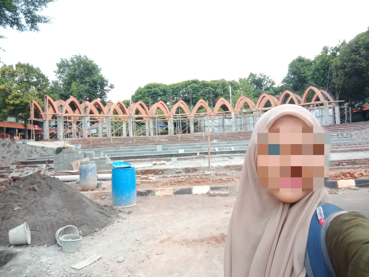 s_ryzq's tweet photo. Potret mahasiswa arsittektur thun kedua bersama proyek dosennya
#uinws #uinsemarang https://t.co/VD7WTVdnEC