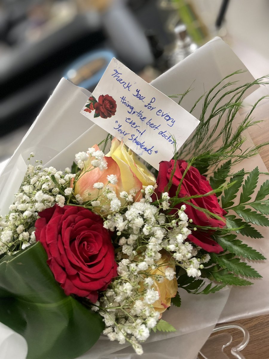 بعد فصل دراسي مليء بالتحديات والجهود نرى جمالاً في النهاية بلفتات بسيطة شكراً طالباتي 💐
After a semester full of challenges filled with hard work and efforts, we see beauty in the end with simple gestures, #Thank_you my dear students you made my day.