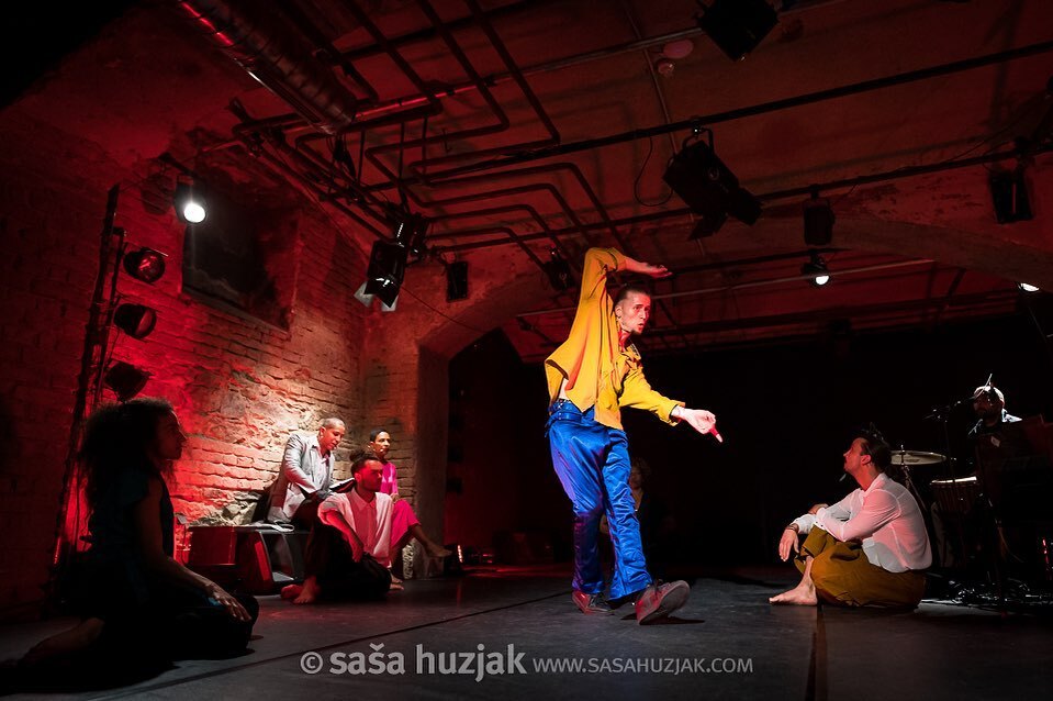 La Place @ Narodni dom Maribor, Mali oder, Maribor (Slovenia), 13/11/2022
.
.
Premiere of the "La Place", great dance &amp; music performance created by Dalanda Diallo @dalandalandy and Maša Kagao Knez @masakagaoknez with amazing music performed live and mad… instagr.am/p/ClN7VuwoHzH/