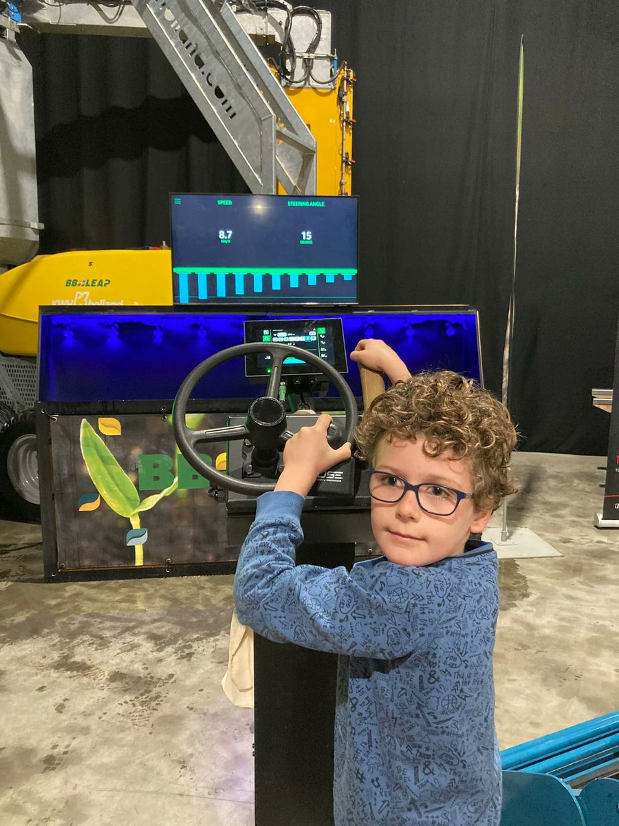BBLeap_NL's tweet photo. Drukte tijdens de Abemec Show dit weekend! #LeapBox #LeapFarming #LeapFarmers #BBLEAP #GrowingOnPlantLevel https://t.co/ljhJbXV5TA