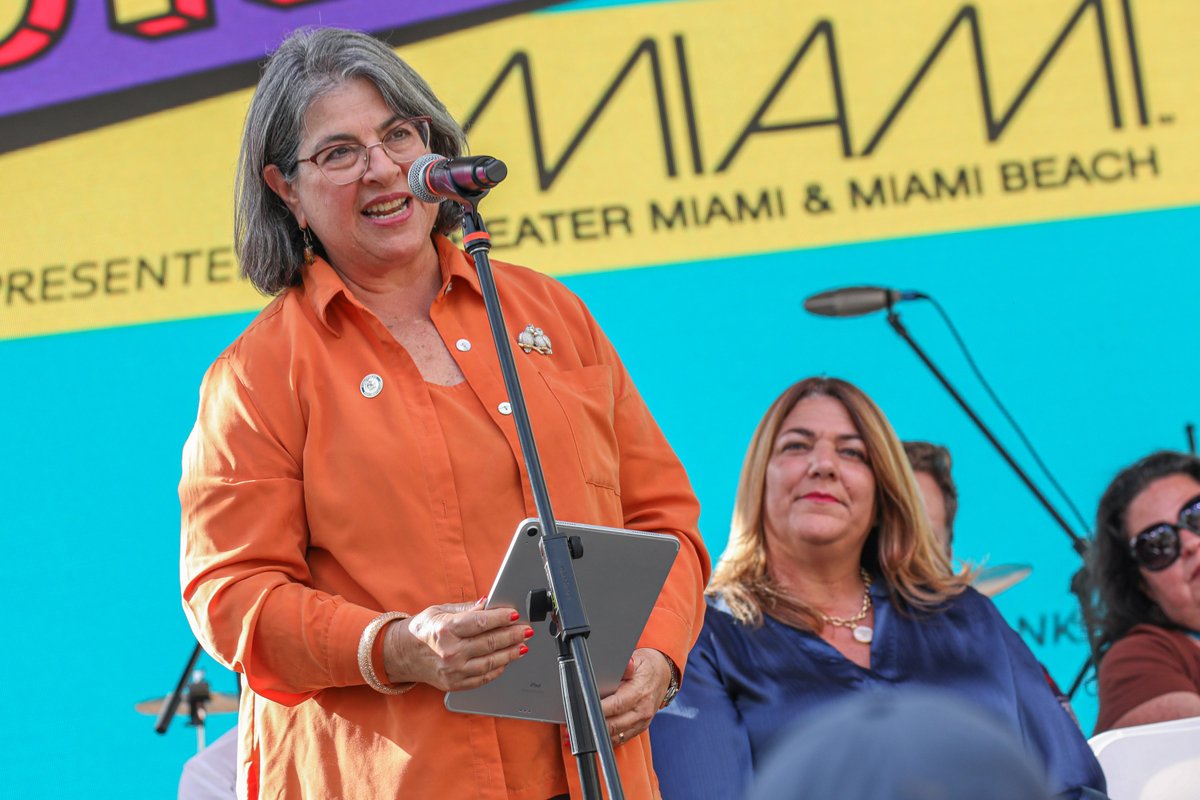 Miami Dade College On Twitter Former Presidential Inaugural Poet miami-dade-college-on-twitter-former-presidential-inaugural-poet