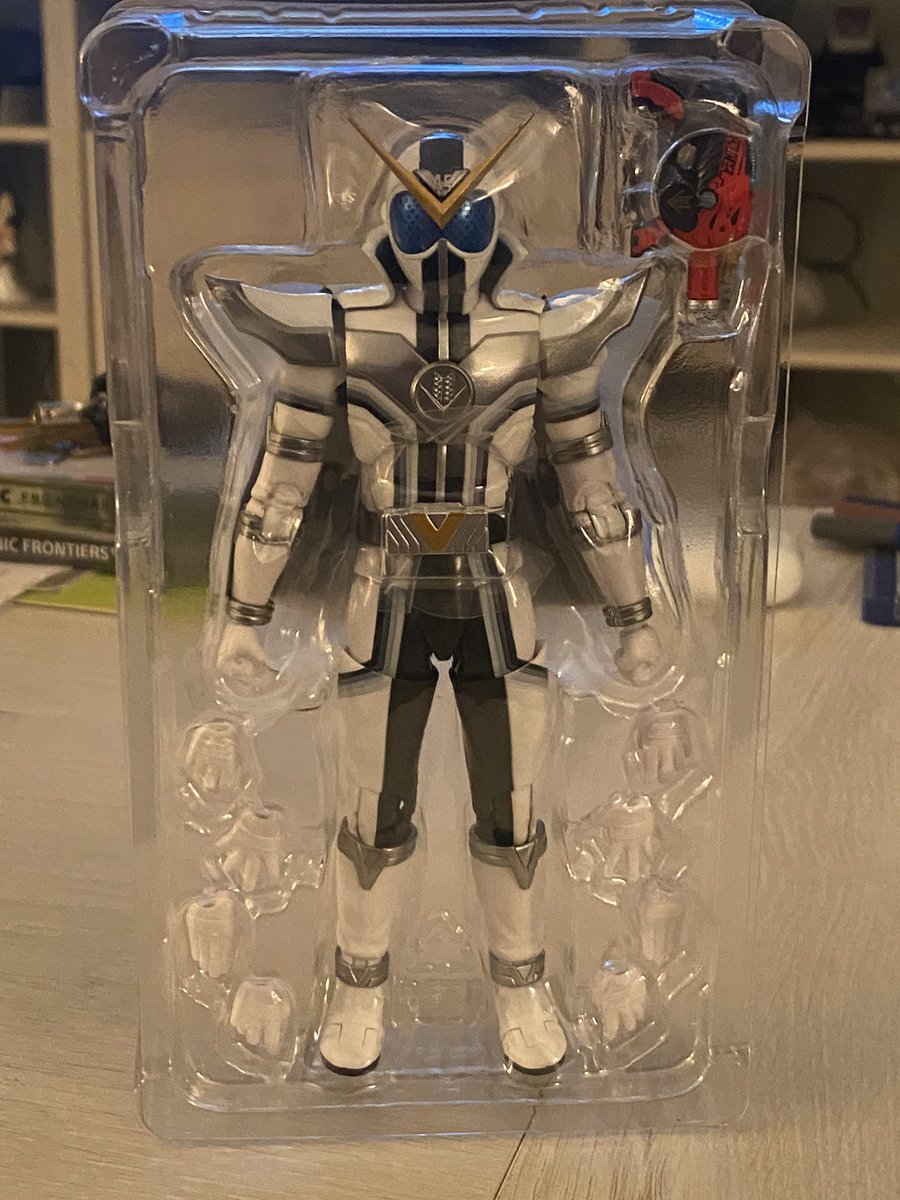 Spindash54's tweet photo. Packaging is excellent. The slipcover is nice. It’s laid out exactly like Zenkaizer, but that’s a good thing.
#Zenkaizer
#Zenkaiger
#Donbrothers https://t.co/bFAvMhmjPz