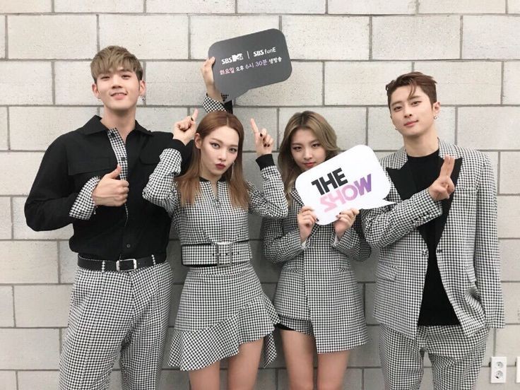 WorldKARD1's tweet photo. 5 años de you in me. ♠️

#kard #youinme https://t.co/EguQw99NoS