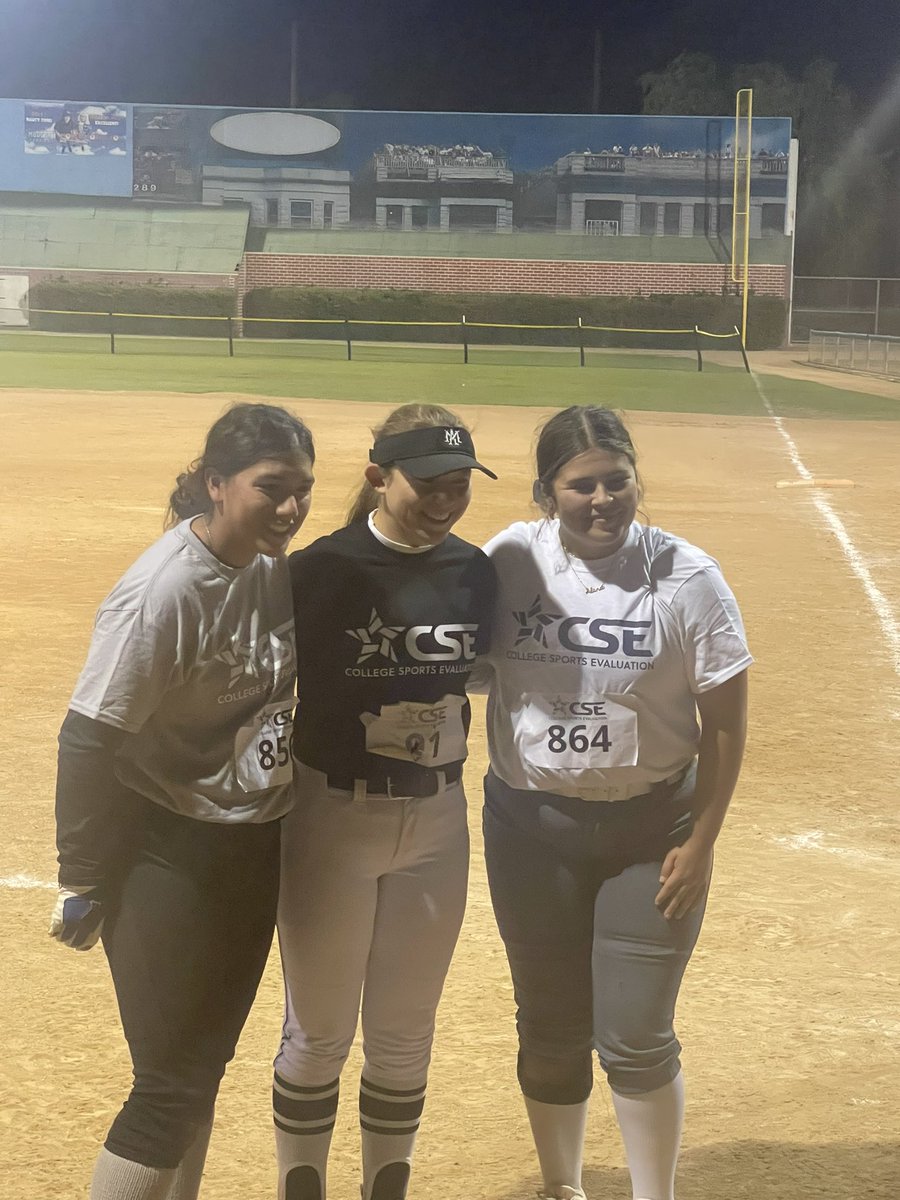 agutierrez2024's tweet photo. Coming off a week of being sick I completed her CSE evaluation Friday night and got invited to yesterdays qualify only hitting clinic. There were approximately 20 participants this evening and I took 1st for Exit velocity and I won the home run derby! https://t.co/GIb9moYhMc