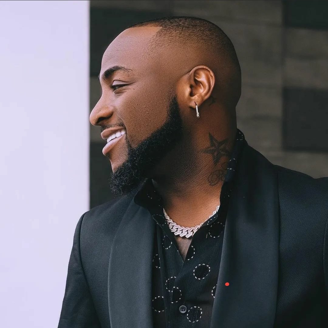 Beautyworldski1's tweet photo. Dear David, welcome to your 30s. May your infectious smile be restored once again, You are in our prayers and May genuine happiness be once again restored to you. We are rooting for you because OBO no go Minus. Please like and retweet if you love him. #DavidoAt30 #30BG https://t.co/okVzjGLIve