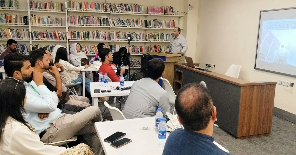 haider_ali81's tweet photo. Thank you PSMA for inviting me as a speaker on How to filming on camera and mobile, lighting and framing. It was a great experience with you all
#PSMA #pakistansocialmediaassocition #cameratraning #filming #traning #workshop #cameraworkshop #lighting #mojo #digital https://t.co/aNvTqtQeZh