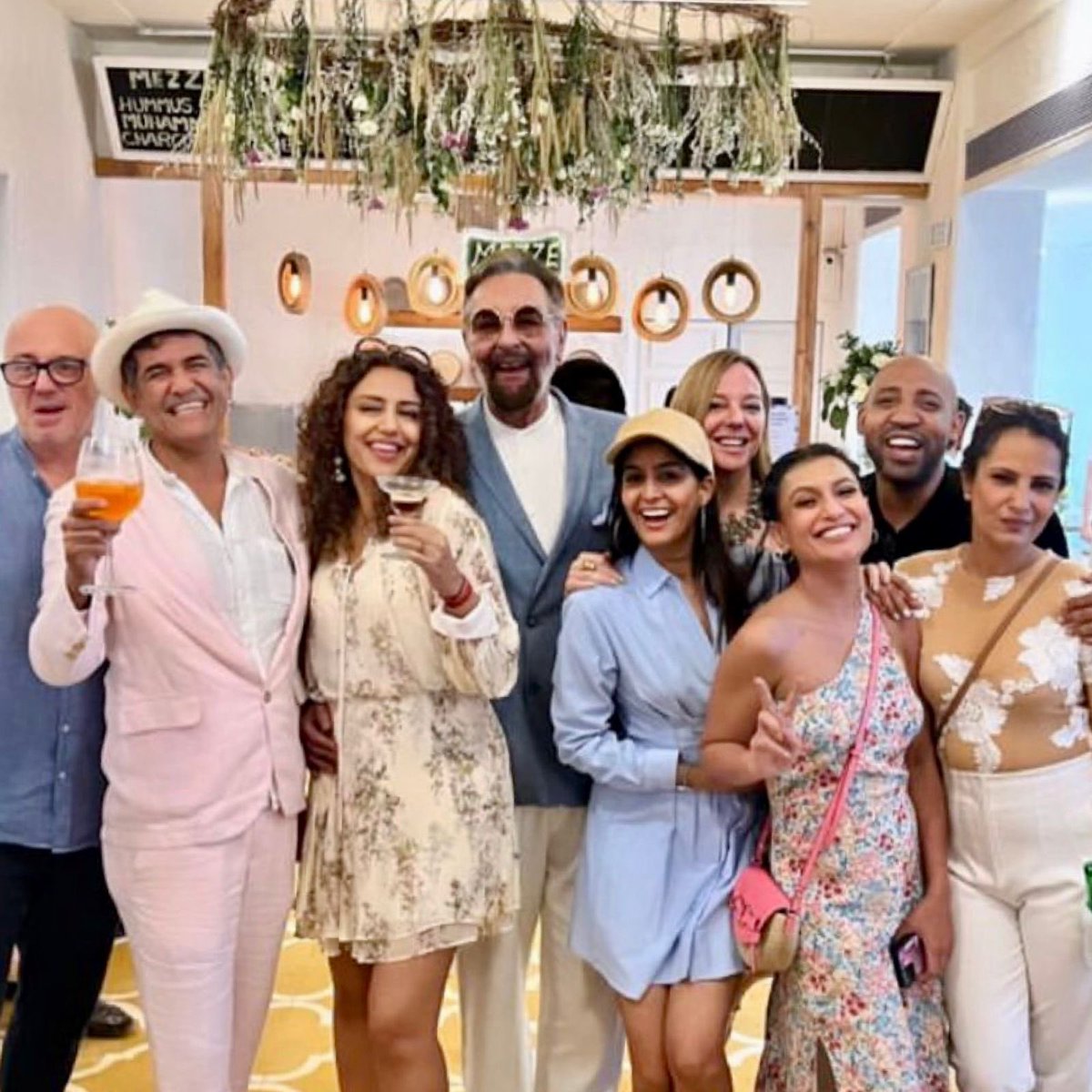 iKabirBedi's tweet image. Celebrating 22 years of OLIVE’s success with my friend AD Singh, whose pioneering restaurant now has 7 branches across  India. @adsingholive and @sabinaadsingh - you are both restaurant rockstars. May the force be with you. 🥂🥂🥂
#mumbai #ADSingh #OliveMumbai #Olive #restaurants