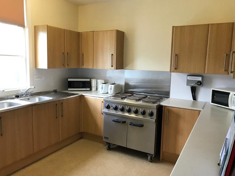 Never been to ACH? Did you know we have a fully equipt kitchen for all your catering needs! Plenty space for meal prep and washing up after! Just remember to bring your own tea towels 😉 #MemoriesatACH