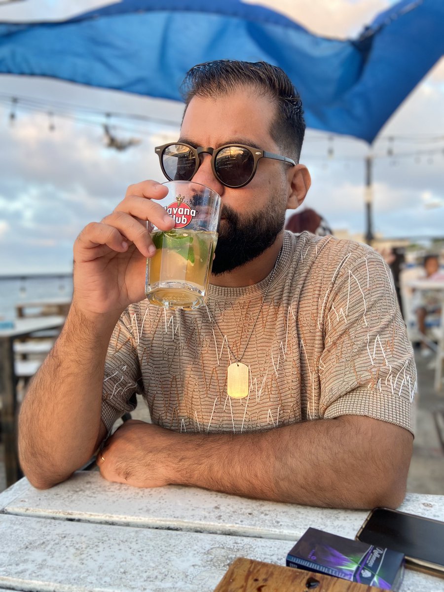 Este princeso está de cumple, y si le pido que se case conmigo? 🙃 <a href="/jocfalcon/">JC Falcón</a> <a href="/Francis54943015/">@FrancisDrake🇨🇺🇩🇴🇯🇲🇳🇮🇭🇳🇬🇹🇲🇽🇺🇲.🇨🇺</a>