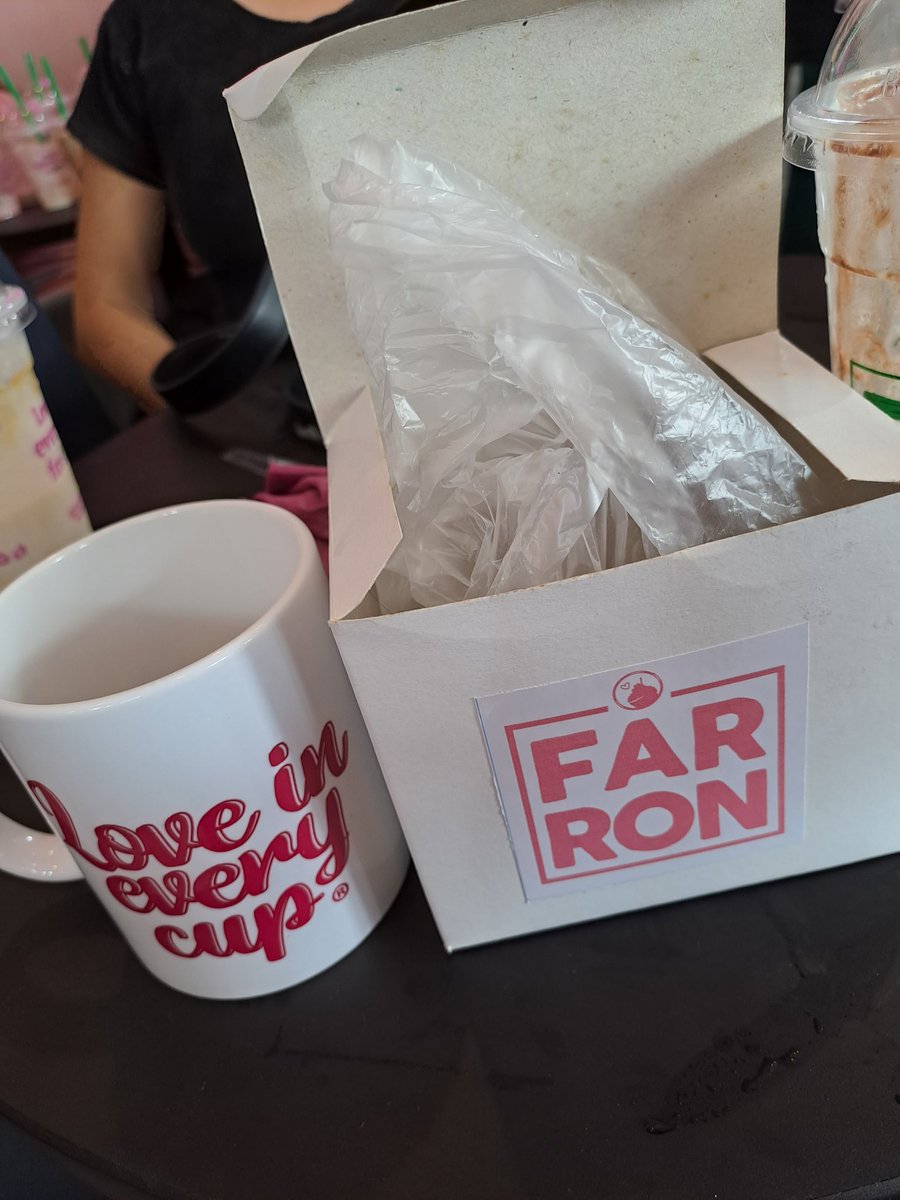 xandz34's tweet photo. Thank you 🙏🥰
Pa autograph kaya sa mug??? 🤔 

Congrats loinie !!! 
Yummy drinks ! 👏 ��‍♀️😍

#grandopening #mintchoco #mintychoco #frappe 
#farroncafe #loinie #r2 #loisa  #loveineverycup #farron #loiniecafe #cafe #cavite #molino 

@Farroncafeph @iamAndalioLoisa @iamr2alonte https://t.co/AfPyWs5oEN