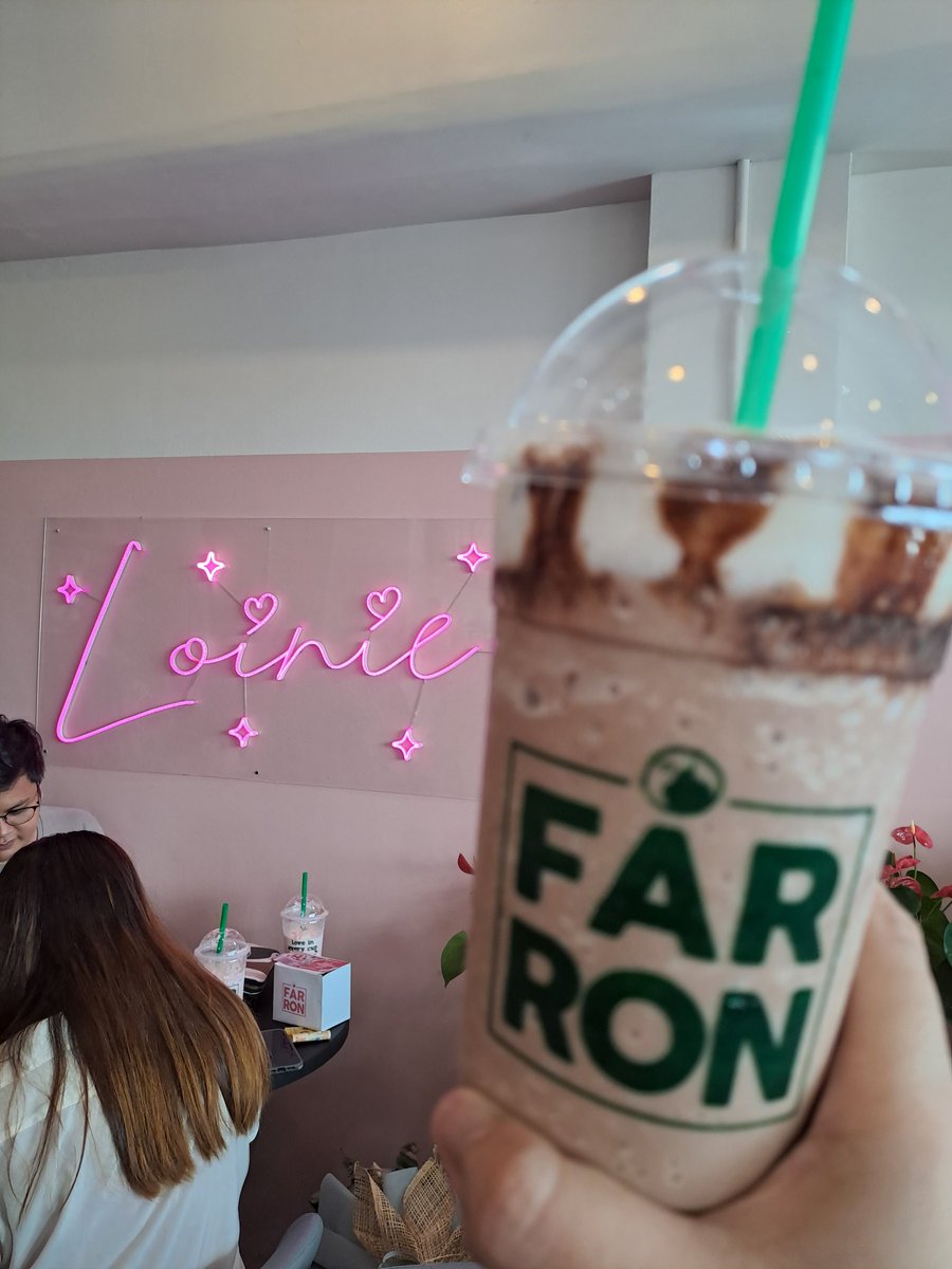 xandz34's tweet photo. Thank you 🙏🥰
Pa autograph kaya sa mug??? 🤔 

Congrats loinie !!! 
Yummy drinks ! 👏 ��‍♀️😍

#grandopening #mintchoco #mintychoco #frappe 
#farroncafe #loinie #r2 #loisa  #loveineverycup #farron #loiniecafe #cafe #cavite #molino 

@Farroncafeph @iamAndalioLoisa @iamr2alonte https://t.co/AfPyWs5oEN