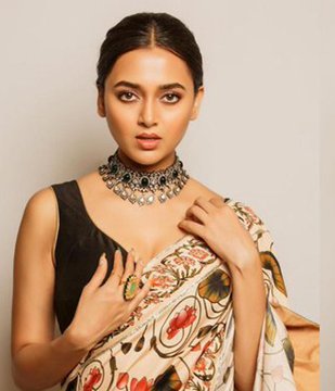 RestogiSeema's tweet photo. Who do you support in this beautiful ...
Retweet 🔁 -.@Officialneha
Like ♥️ - @itsmetejasswi 
#TejasswiPrakash #TejRan   #NehaSharma https://t.co/gLFWmVzVFM