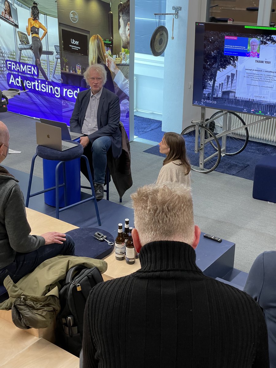 marketingberlin's tweet photo. Danke für den inspirierenden Impulsvortrag, Dirk Ziems! MCB-ler erhielten Einblicke in die tiefenpsychologische Analyse unseres aktuellen Kultur- und Konsumverhaltens und spannende Beispiele und Tipps zum Marketing in Zeiten der Krise und des Wandels.

#Impulsvortrag #MCBer https://t.co/w0vAqBwrXM