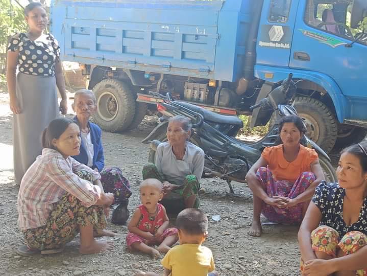MizzimaNews's tweet photo. ပုဏ္ဏားကျွန်းတွင် (၅၅၀)တပ်ရင်းမှ လက်နက်ကြီး၊ ဒရုန်းများဖြင့် ရမ်းသန်းပစ်ခတ်မှုများကြောင့် ဒေသခံ  ၇,၀၀၀ ခန့် ထွက်ပြေးနေရ 
==================

https://t.co/dcDcbIP5He

#Mizzima
#ပုဏ္ဏားကျွန်းဒေသခံများ
#၅၅၀တပ်ရင်း
#ရခိုင်ပြည်နယ်
#စစ်ဘေးရှောင် https://t.co/DfnOfS4oku
