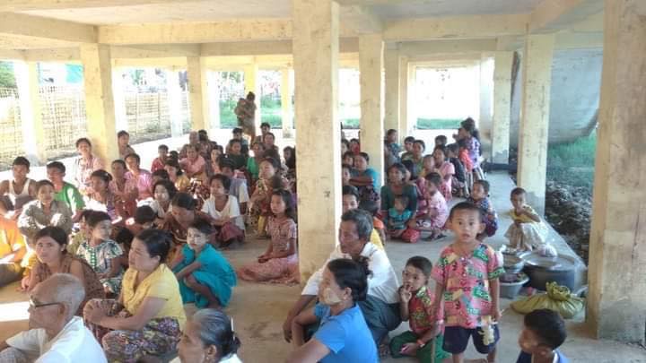 MizzimaNews's tweet photo. ပုဏ္ဏားကျွန်းတွင် (၅၅၀)တပ်ရင်းမှ လက်နက်ကြီး၊ ဒရုန်းများဖြင့် ရမ်းသန်းပစ်ခတ်မှုများကြောင့် ဒေသခံ  ၇,၀၀၀ ခန့် ထွက်ပြေးနေရ 
==================

https://t.co/dcDcbIP5He

#Mizzima
#ပုဏ္ဏားကျွန်းဒေသခံများ
#၅၅၀တပ်ရင်း
#ရခိုင်ပြည်နယ်
#စစ်ဘေးရှောင် https://t.co/DfnOfS4oku
