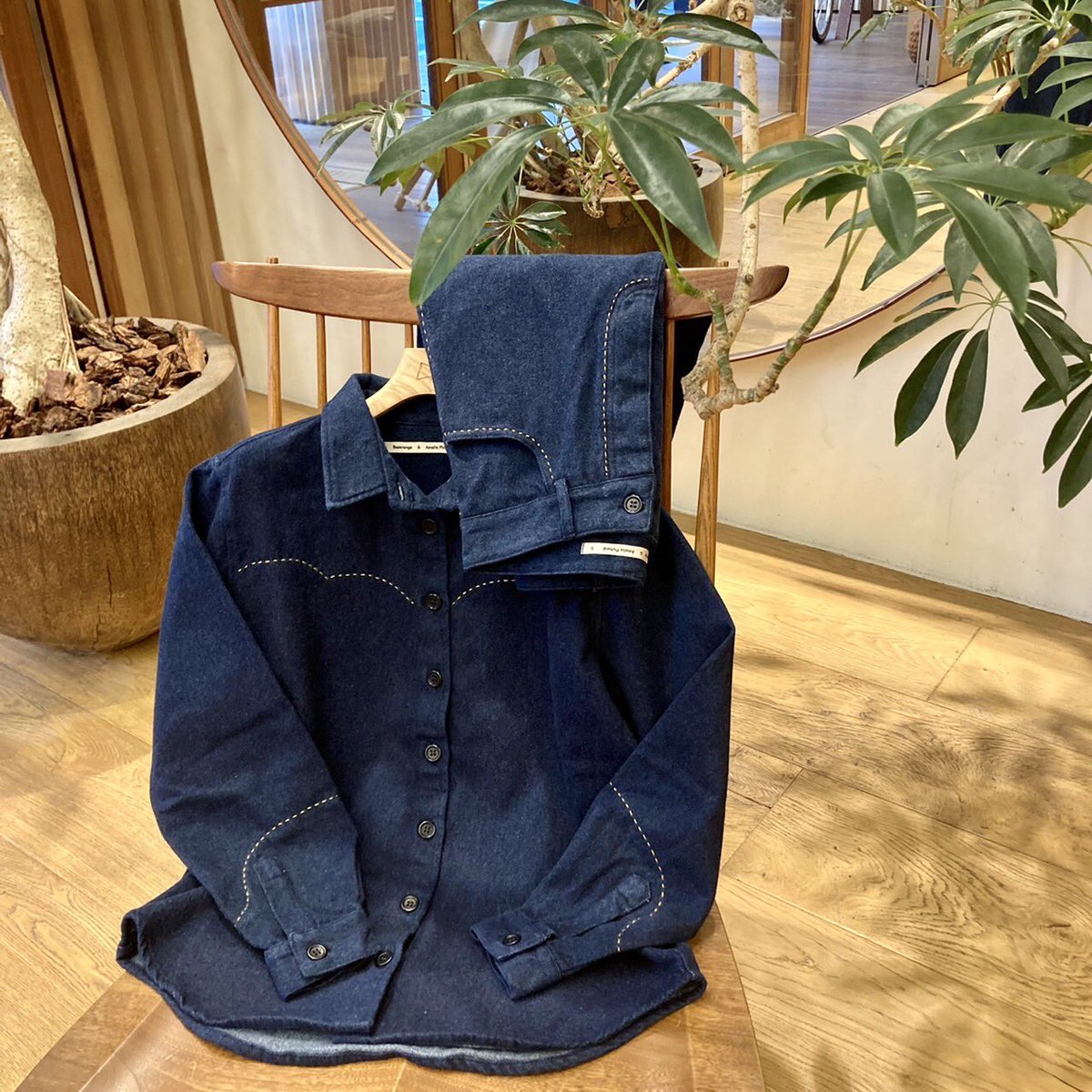 PSS_tokyo's tweet photo. 【Pilgrim Surf+Supply WOMEN】
"Baserange × Amelie Pichard"
「小さなスーツケースのための旅の必需品」をテーマに、気分や天候に左右されないタイムレスなウェアのラインナップが登場。是非店頭でご覧ください。
#baserange #ameliepichard
#pilgrimsurfsupply https://t.co/klKNYmwYcT