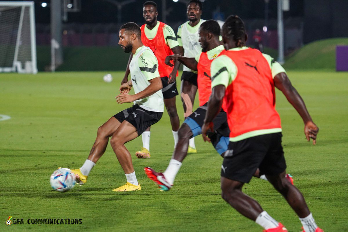 GhanaBlackstars's tweet image. 𝑭𝒊𝒓𝒔𝒕 𝑻𝒓𝒂𝒊𝒏𝒊𝒏𝒈 𝑺𝒆𝒔𝒔𝒊𝒐𝒏 𝒊𝒏 𝑸𝒂𝒕𝒂𝒓

#BlackStars | #FIFAWorldCup | #TeamGhana | #Qatar2022
