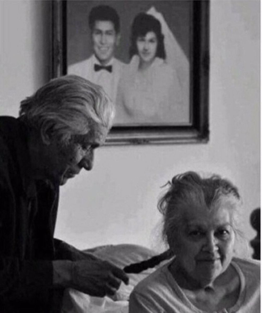 Askile__'s tweet photo. Günaydınnn
Güzel geçsin haftamız iyiliklere güzelliklere rast gelelim..🍀
Sevilip,sevelim🥰
Sevgi neydi?
Sevgi emekti♥️
#aşk ile
#pazartesi
#SabahKahvem ☕️
#Sevsevil https://t.co/tU1MaagEmn
