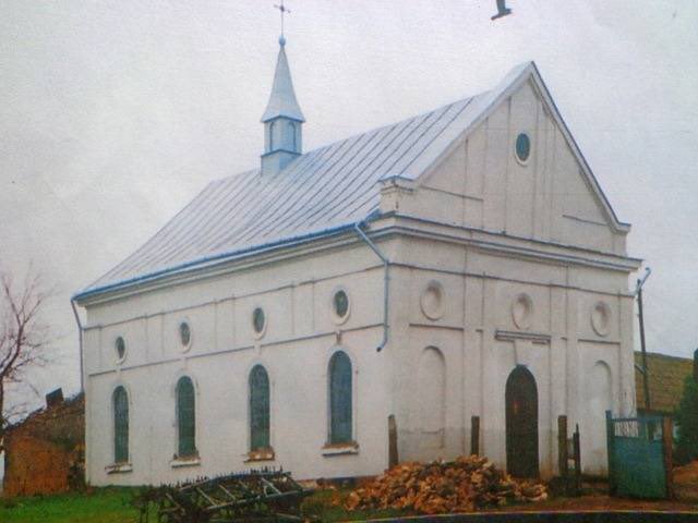 TimLeBerre's tweet photo. The Catholic Church of Kyselivka, Kherson Onlast, built in 1852 have been fully destroyed.Reported by the nuns and the priest on Nov 18, 2022. https://t.co/4fs8eNUMQU