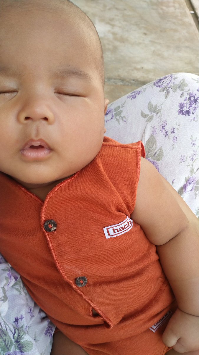 Auto gendong anak yg lg pules2nya keluar rumah #Gempa