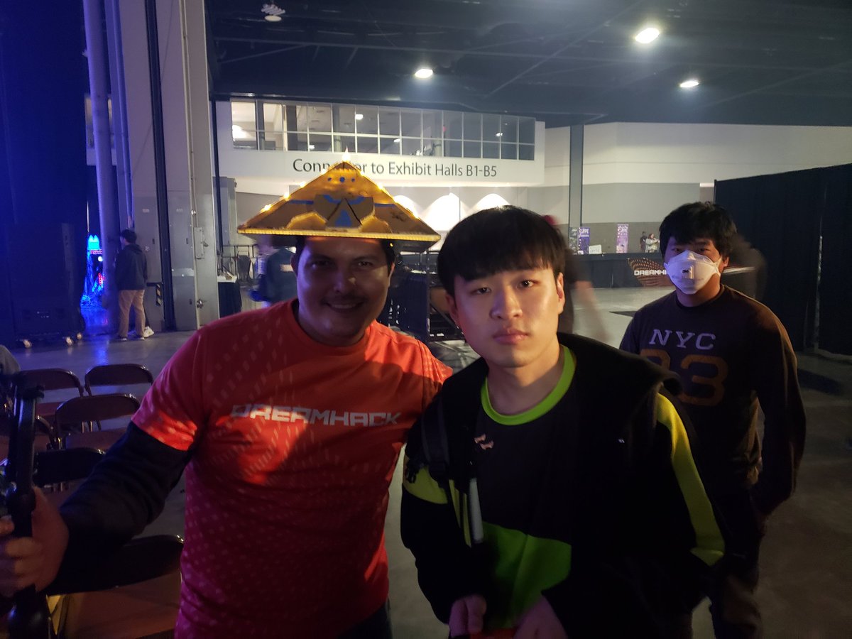 net_mozgov's tweet photo. @FlorencioSC2 your pics with maru https://t.co/4qwNbFK2hF