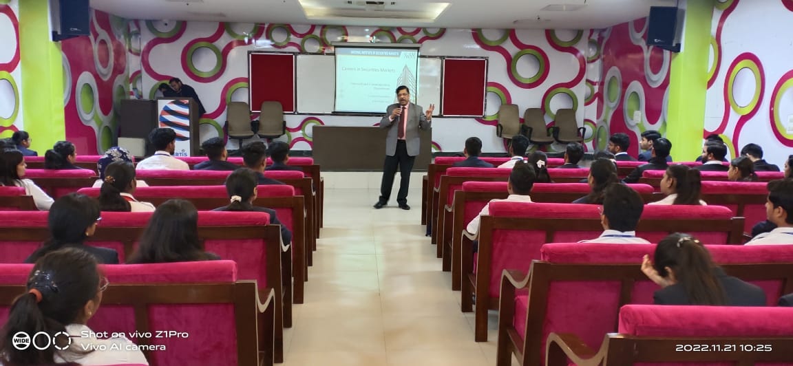 NISM_Official's tweet photo. An Interactive session was conducted for the students of Invertis University , Bareilly on 'Careers in Securities Markets' by Mr. Sanjeev Bajaj, GM-MCD, National Institute of Securities Markets (NISM)

#nism #securitiesmarket #capitalmarkets #career #studentinteractions https://t.co/No0OMbMV7O