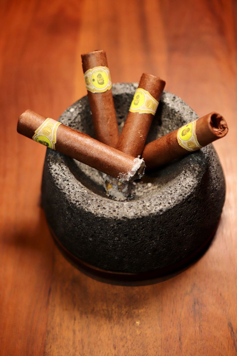 Finalmente, con este puro de chocolate y café con una base de crema de cacao de <a href="/PacoMendezV/">Paco Méndez</a> nos despedimos de la segunda edición del Festival5de50 en <a href="/HotelXcaretArte/">Hotel Xcaret Arte</a> ¡Hasta la próxima!