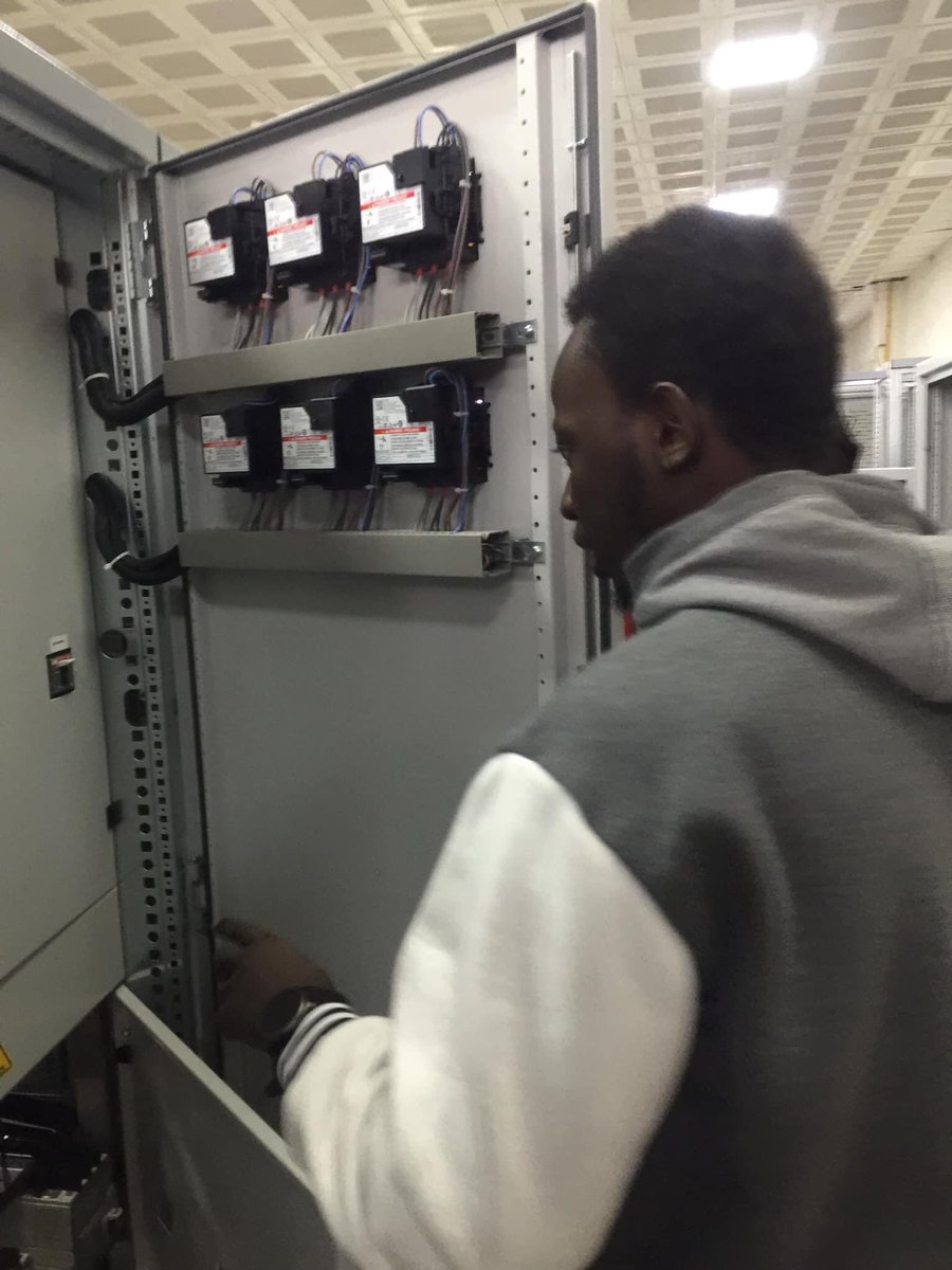 moussaengineer5's tweet photo. Encore un autre projet qu’on vient de terminer avec mes collègues.
Merci #Diop le Directeur Technique de TFE ••Côte D’ivoire 🇨🇮 ••
✈️Universté de San Pedro••
#snechad
#power #turkey #ankara #panneauelectrique #istanbul #Tchad #word #energietchad #senegal #1april2021 https://t.co/2z9oV2wE0M