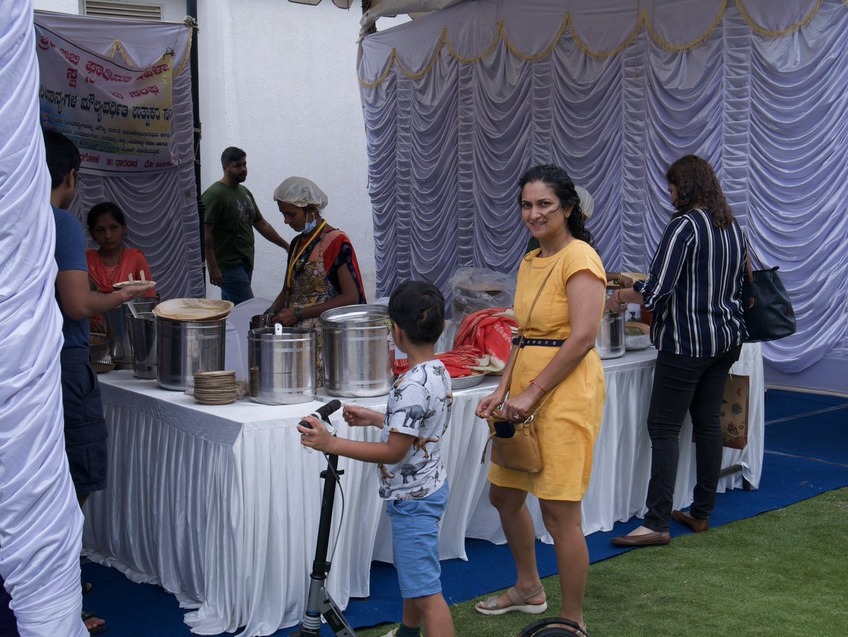 greenpeaceindia's tweet photo. Also at the event a wide variety of local rice were on display for the residents to choose from. Organic vegetables and food (including Biriyani) made entirely from locally grown, organic food was up for tasting. #CookingUpChange was an immersive experience of dietary diversity! https://t.co/NSjTvPYNOe