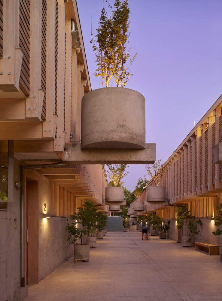 ArchDaily's tweet photo. 8 Houses in Alcántara Street / Cristián Izquierdo Lehmann #Chile 
#Architecture #InteriorDesign #ResidentialArchitecture https://t.co/vqQEh411lI