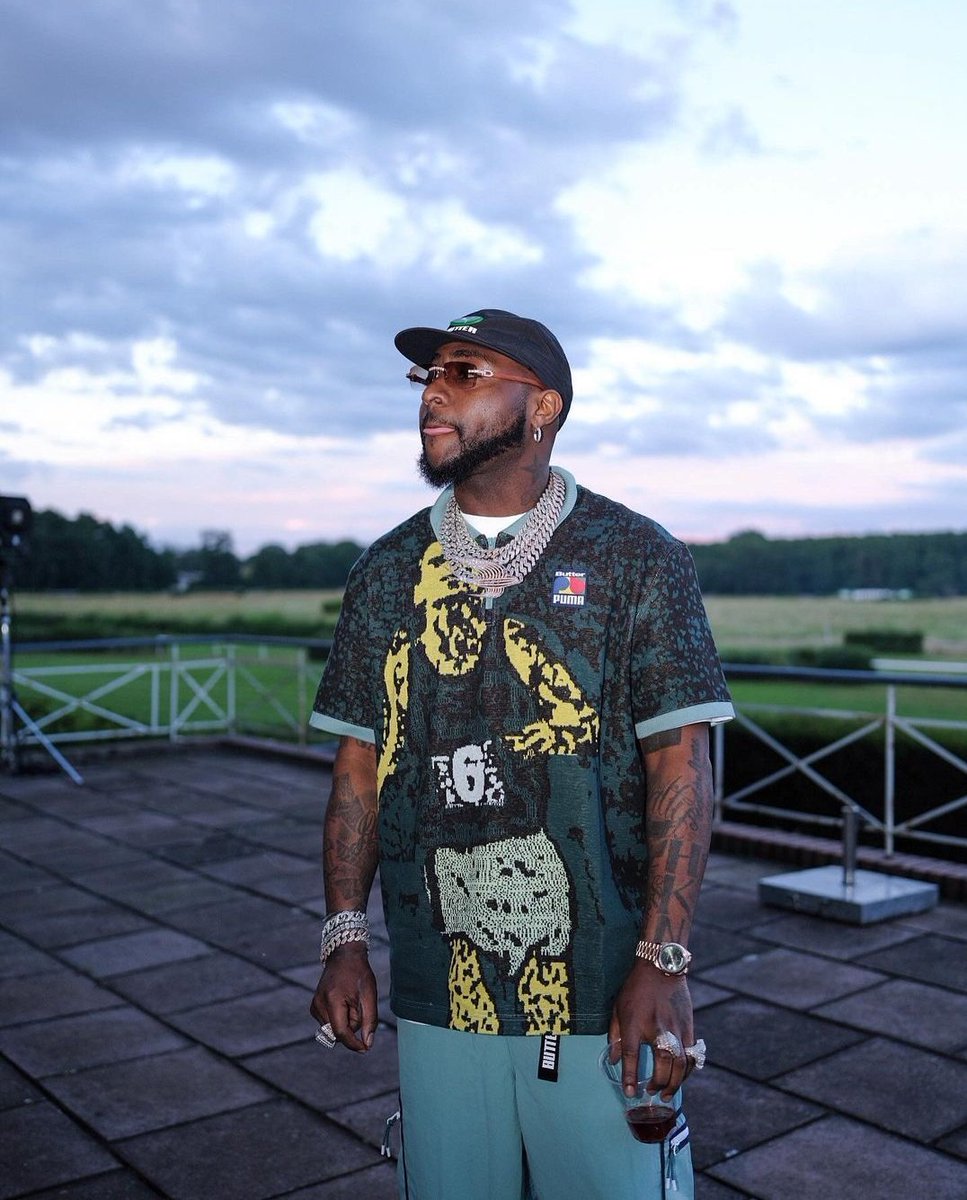 KingPhillyyoung's tweet photo. Happy birthday to you Davido my popsy, the only richest OBO, the kindest person I've ever seen on earth, the Africa 001
Baba imade himself, Apata piti, olori oko bam bam, He who does anything He intend doing, the god in Africa
Happy birthday to you the rare Gem🎉💖❤ https://t.co/m6QsA0bdWG