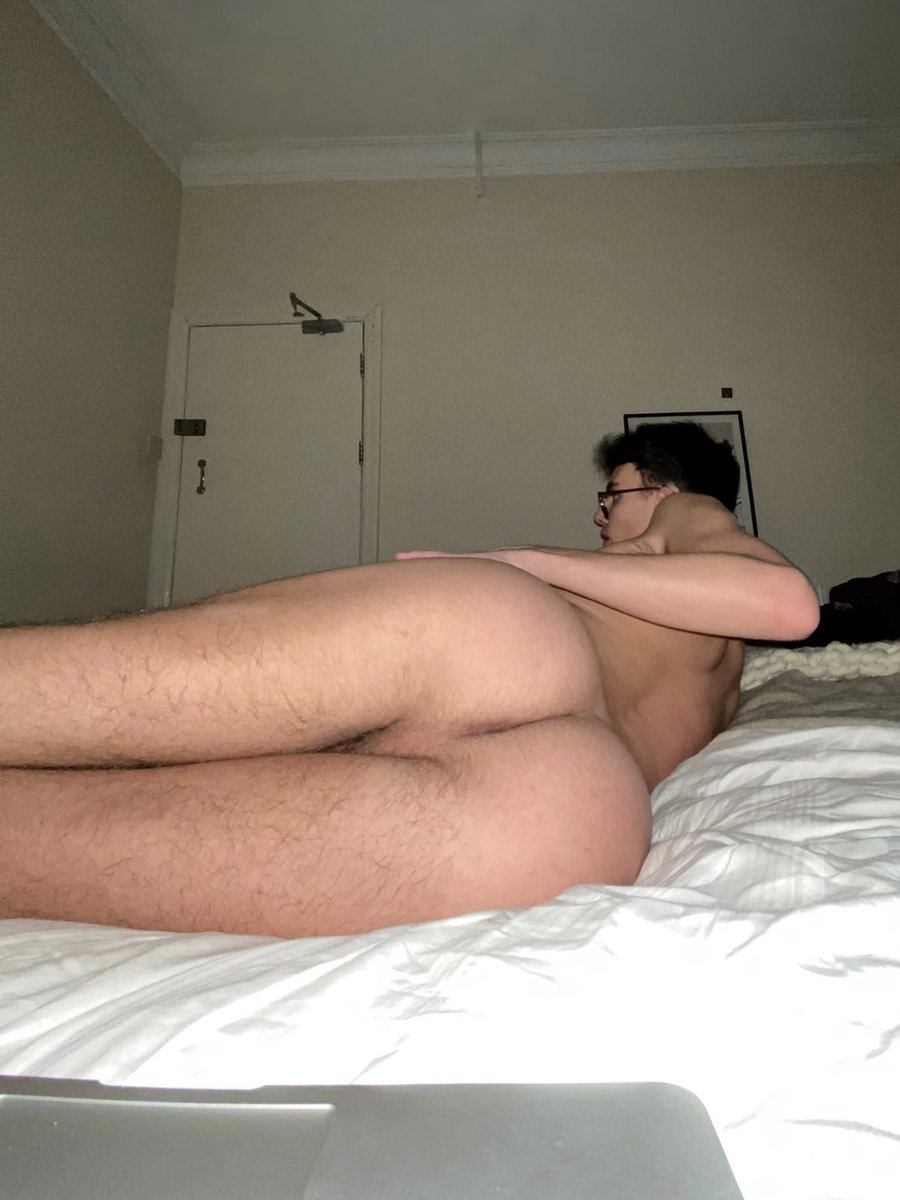 SluttyJamieUK's tweet photo. Don’t know why I’m up this early, hey twitter, good morning;)😋 who’s ready for some fun! https://t.co/fBYxdXrsrg