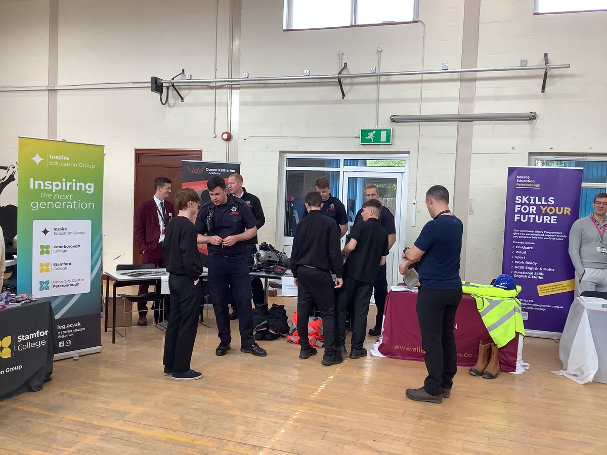 AcademyBarnes's tweet photo. Our learners at RBA Trinity attended a careers fair yesterday. Twelve different Post-16 providers spoke to all learners about career pathways and opportunities, as part of our commitment to provide careers guidance and raise aspirations. #RBA22 #ThisisAP #Achieve #TDETdiversity https://t.co/0XNT6qPTFt