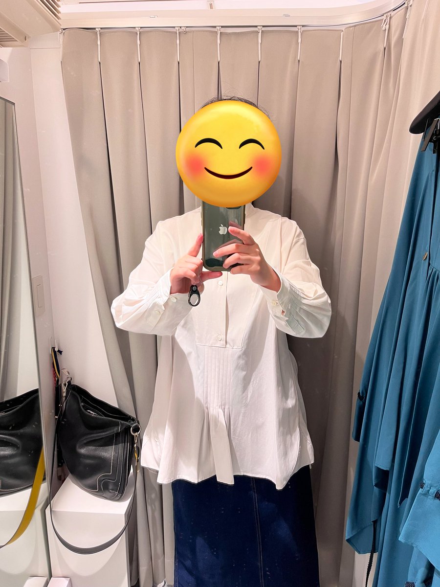 「TLでお見かけしたシャツに試しに袖を通したら一目惚れでした。買っちゃったぜ…裾の」|弐壱四(にーよん)@5/20デザフェス「巨犬と老眼鏡」出店予定のイラスト