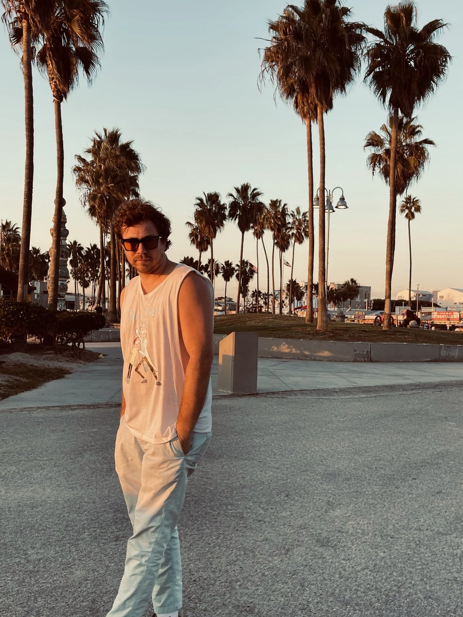 New song dropping Christmas Eve ... QTW 🎢🎡 #Solomusic #youtube #spotify