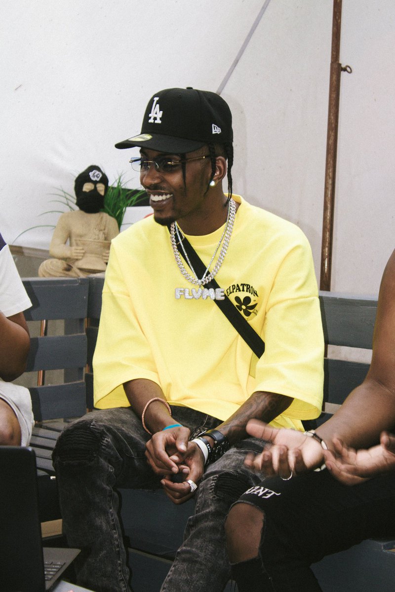 FlvmeSA's tweet photo. STILL TRYNA FLIP THE LIL’ MONEY I MADE THE OTHER DAY …💛 https://t.co/SdpMukJKoj