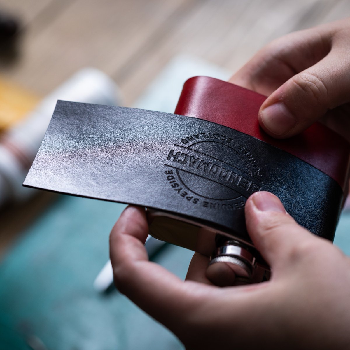 Benromach's tweet photo. Last year we partnered with Yorkshire-based leather workers, HÔRD, to produce a small batch of limited edition #hipflasks.
From cladding to dyeing, each hip flask has been carefully #handmade by founders, Gemma and Jason.
Available from our online shop: https://t.co/FJOZu4BpYO https://t.co/hZxECAlEvo