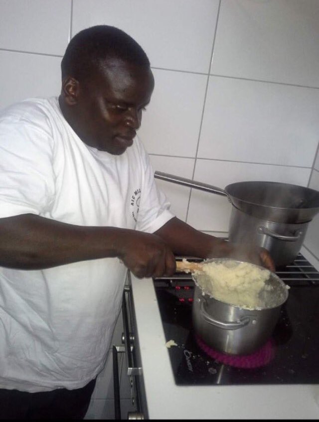 SUMMARY OF LAST WEEK’s VAWULENCE ON THE TIMELINE (SINGLE MOM AND LGTVSNVXG) 

1) That faithful day, I peeped inside the Kitchen and saw that  Melly Crochet had dropped her needle and is now cooking something for Kings on the timeline.