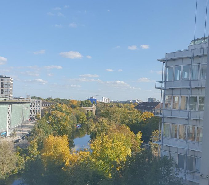 Wir suchen eine:n WiMi, Thema "Sprach- und Audiotechnologien für die Medizin."  Wer interessiert sich für robuste Spracherkennung im medizinischen Umfeld, multimodale Hörhilfen, für #AR und #VR?
5 Jahre, 100% TVL-E13 an der schönen <a href="/TUBerlin/">TU Berlin</a>:
tub.stellenticket.de/de/offers/1570…]
#techjobs