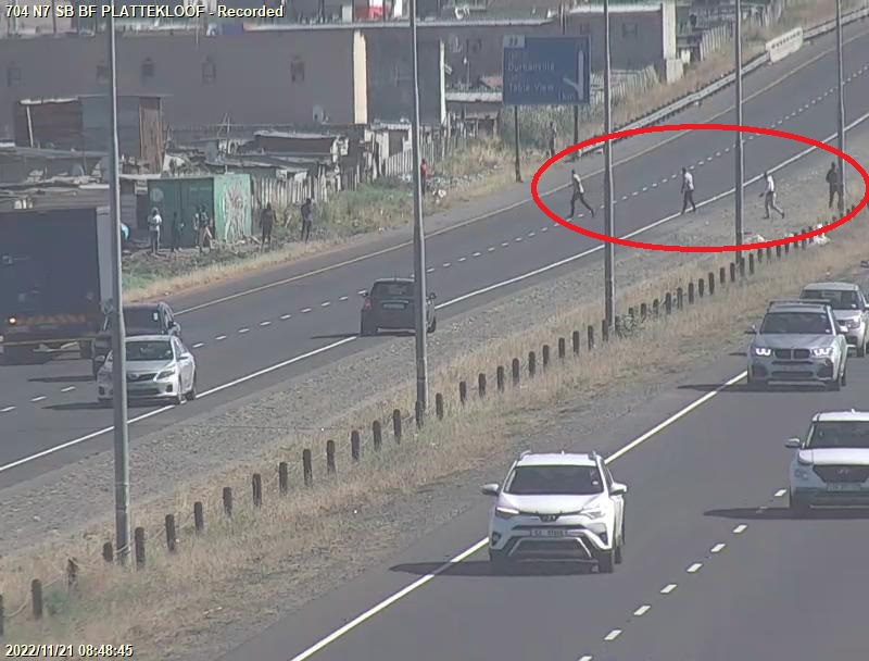 CapeTownFreeway's tweet photo. #Protesting #Protest_Action #TaxiStrike Stone Throwing: N7 Northbound before Potsdam, use alt route #SafeRoadsForAll #WalkSafe https://t.co/n3OeI7LI8x