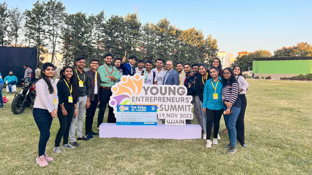 AvantikaUniv's tweet photo. Proud Moment for Avantika, Three students of School of Management Shubham, Arpit and Yash got first prize of Rs. 1 Lac, in Young Entrepreneur Summit 2022 held at #Ujjain.
#avantikauniversity #mitsom #SchoolOfManagement #youngentrepreneursummit #yefujjain
https://t.co/YsMVruA2cB https://t.co/1zFMuPqLML