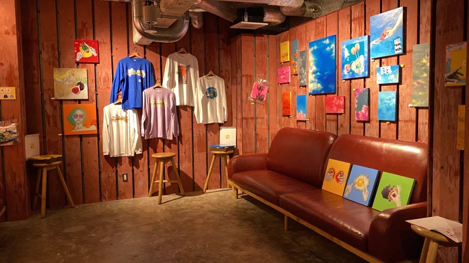 個展、無事閉幕いたしました。改めて、たくさんのご来場ありがとうございました!初めましての方もお久しぶりの方も、どうぞこれからもよろしくお願い致します本当にありがとうございました!(オーダーいただいたロンTは随時発送させていただきますので、もう少々お待ちくださいませ) 