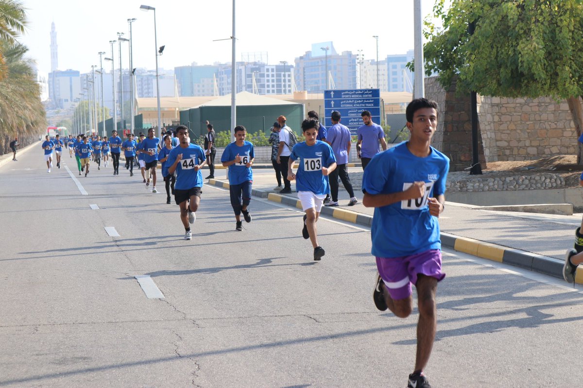 في سباق اختراق الضاحية للمدارس الحكومية والخاصة ب #تعليمية_مسقط الذي نظمته <a href="/MuscatSSC/">لجنة الرياضة المدرسية بمحافظة مسقط</a> 
على المستوى الفردي:
المركز الأول: مؤيد الشبلي من مدرسة معاذ بن جبل @muath1603 
 الثاني: آدم الوهيبي من مدرسة معاذ بن جبل @muath1603 
الثالث: أحمد الشكيري من مدرسة الإمام المهنا  <a href="/ems_1434/">مدرسة الإمام المهنا بن سلطان للتعليم الأساسي 10-12</a>