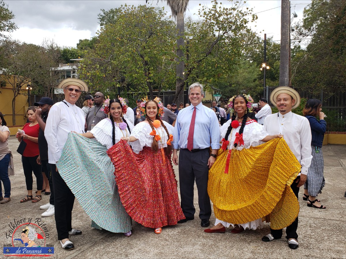 Panamaenaustin's tweet image. Thank you, Mayer Steve Adler, of #Austintx for all of your continued support of the development of #culturalarts in the city of Austin. #Folkore