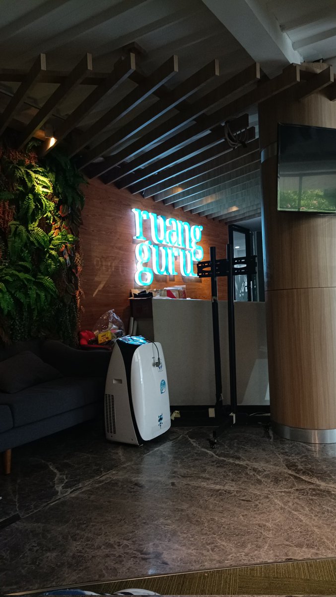 withprasa's tweet photo. Tebak aku ngapain... https://t.co/UKOvEoPtXk