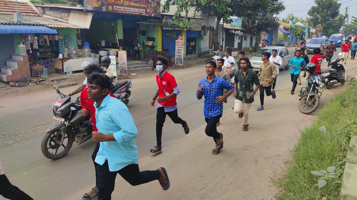 NSSChennai's tweet image. The Nss volunteers of Chickkenna Govt Arts College, Tirupur organized National Unity Run &amp;amp; Unity Pledge.
#RunforUnity
#NationalUnityDay2022
@YASMinistry @ianuragthakur @_NSSIndia @PMOIndia @pankajsinghips @NisithPramanik @pibchennai @pibyas @CMOTamilnadu