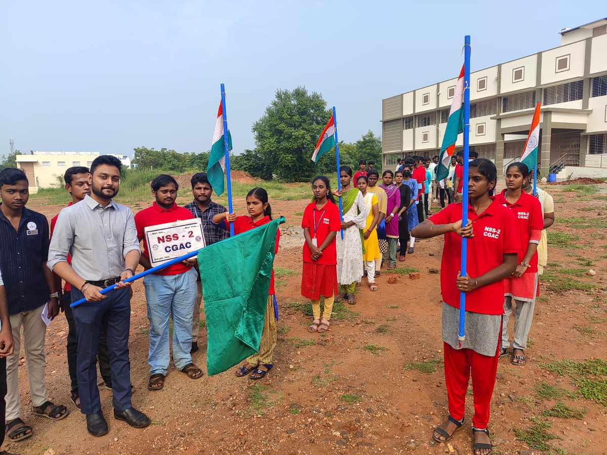 NSSChennai's tweet image. The Nss volunteers of Chickkenna Govt Arts College, Tirupur organized National Unity Run &amp;amp; Unity Pledge.
#RunforUnity
#NationalUnityDay2022
@YASMinistry @ianuragthakur @_NSSIndia @PMOIndia @pankajsinghips @NisithPramanik @pibchennai @pibyas @CMOTamilnadu