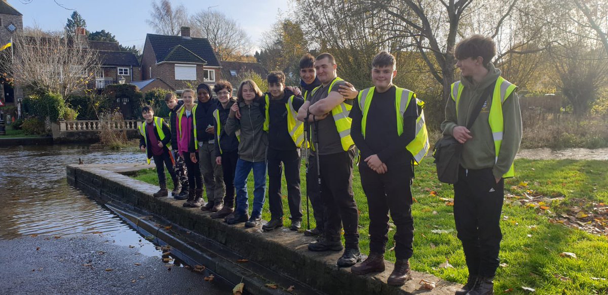 A break in the clouds yesterday saw cadets from 103 & @PWRRCadets from 101 enjoy a 10K walk through the Darent Valley, a little cold & muddy along the way. @10selacf @GLSEACF @