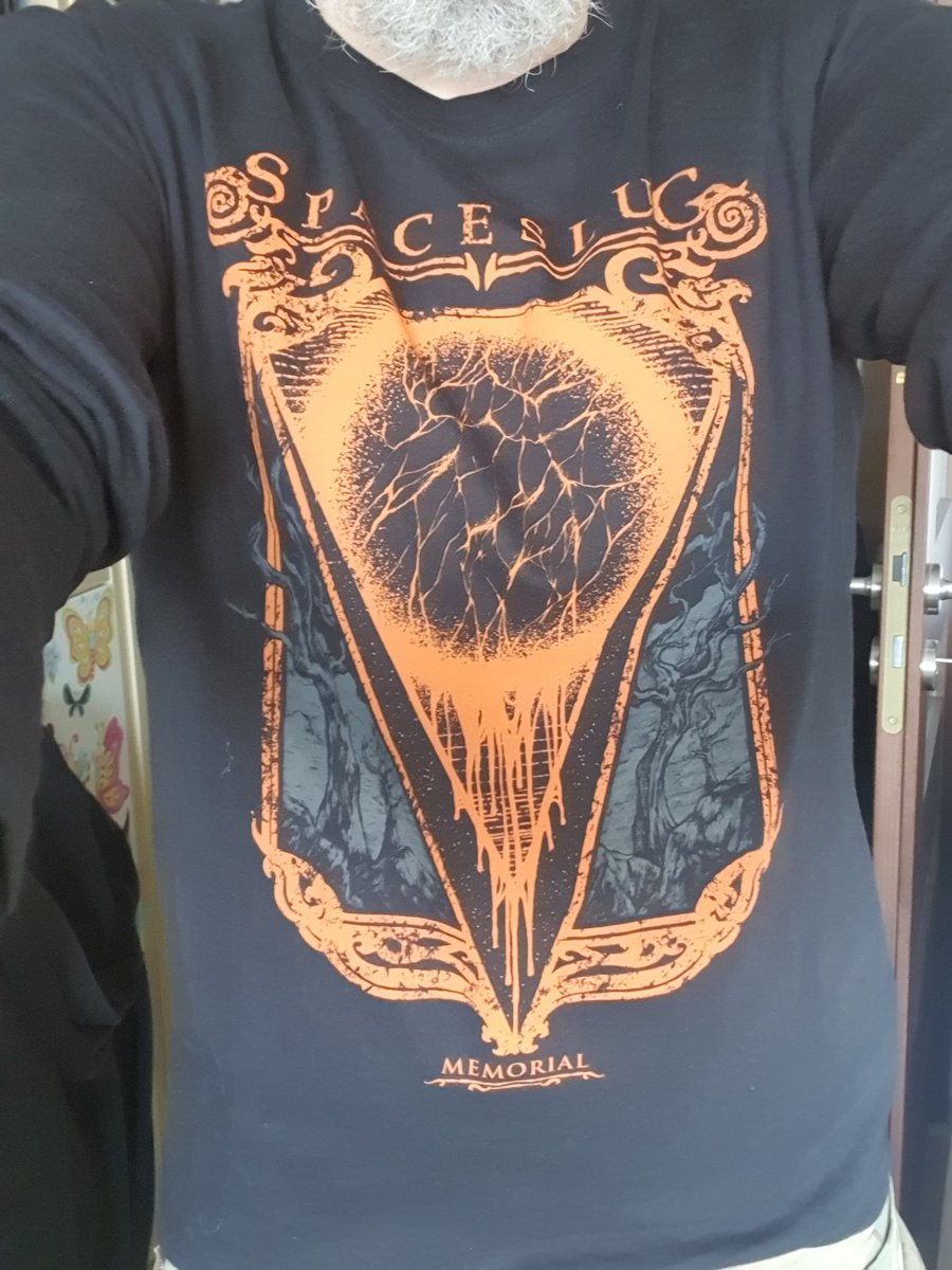 Astrith81's tweet photo. #Spaceslug longsleeve https://t.co/Sz0j0lnBbv